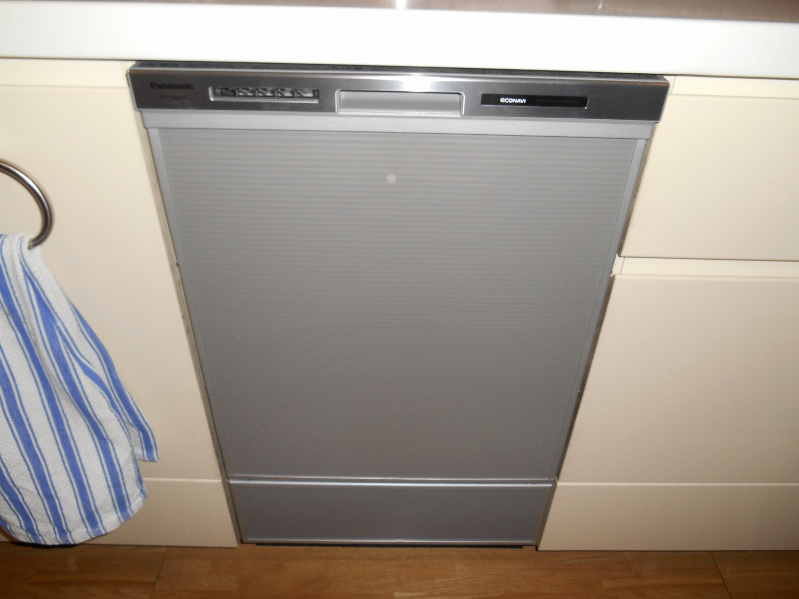 Panasonic　食器洗い乾燥機　NP-45MD6S