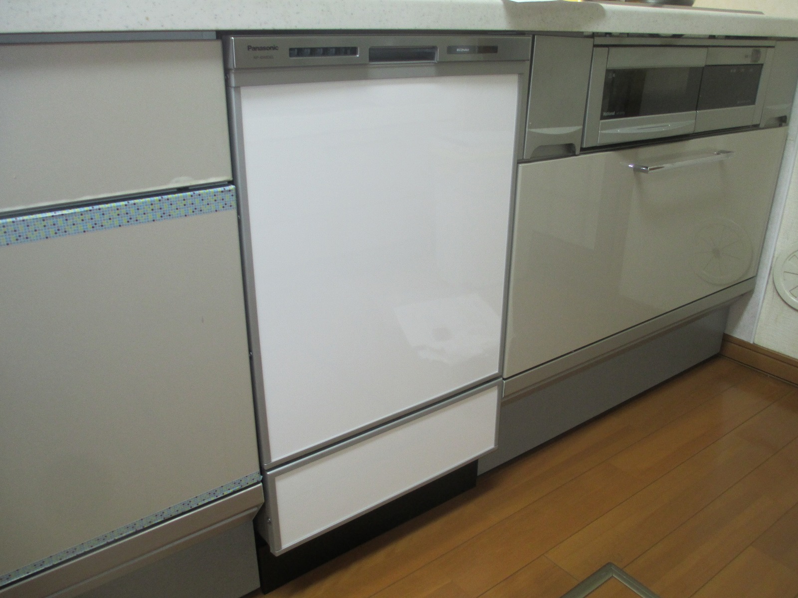 Panasonic 食器洗い乾燥機　NP-45MD6S