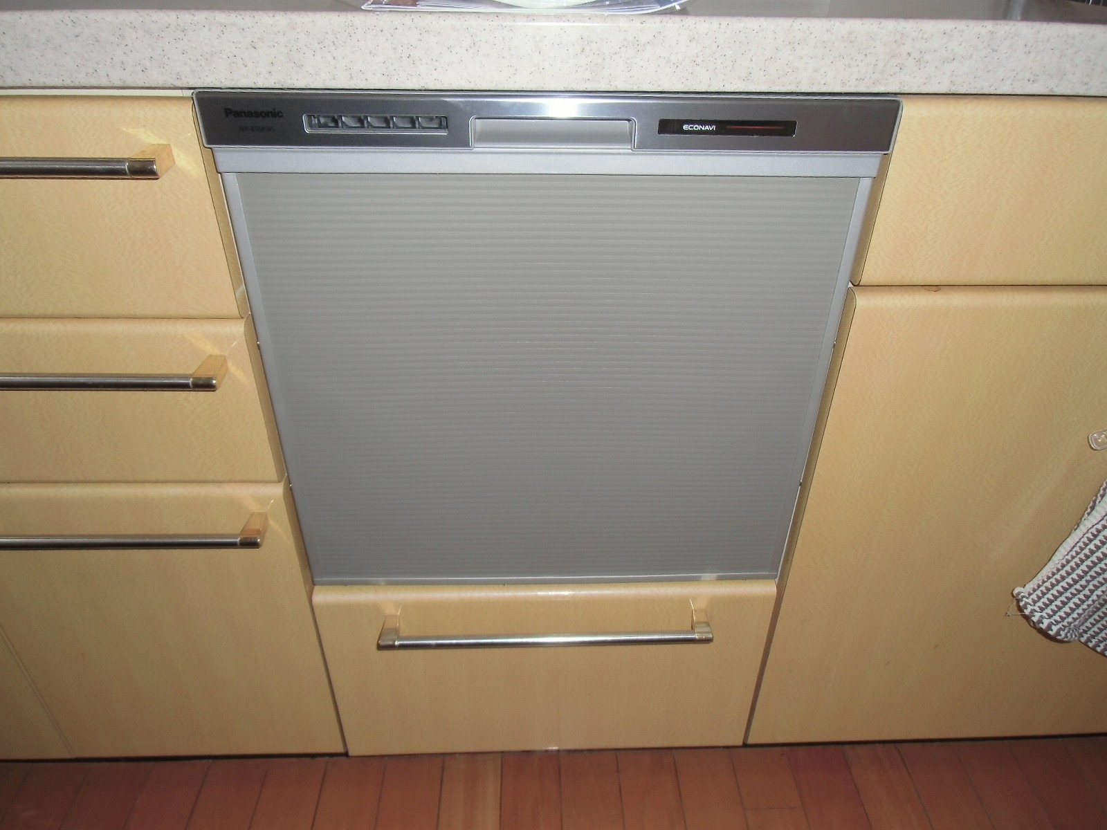 Panasonic製食器洗い乾燥機 NP-45MS6S