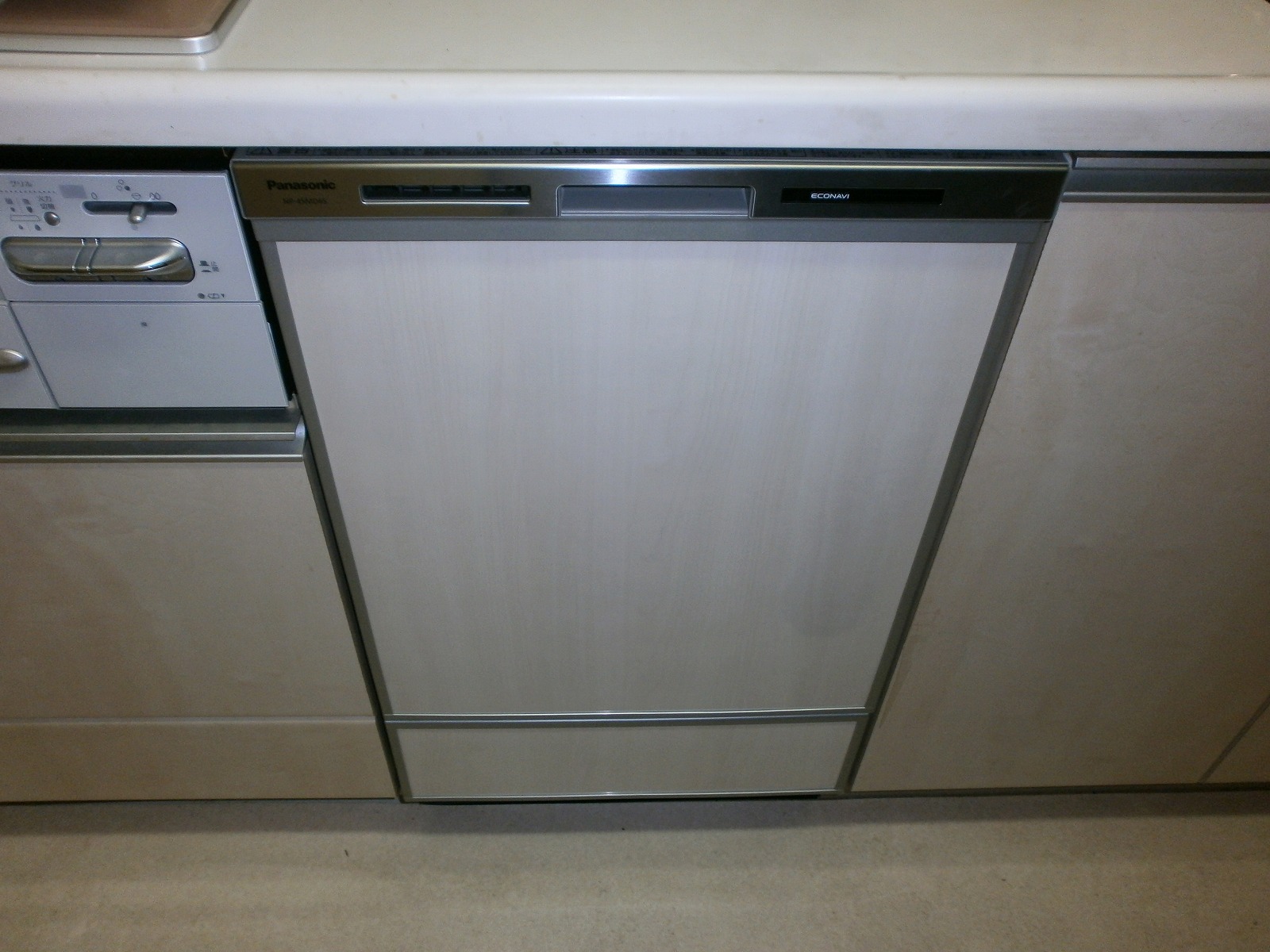 Panasonic製食器洗い乾燥機 NP-45MD6S
