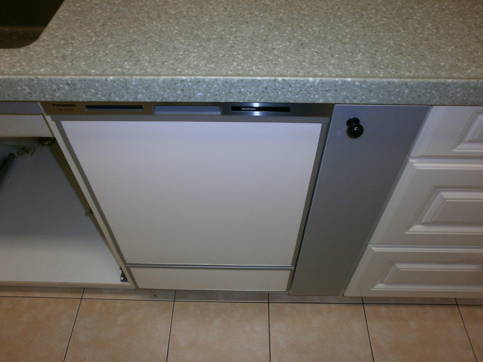 Panasonic製食器洗い乾燥機 NP-45MD6S