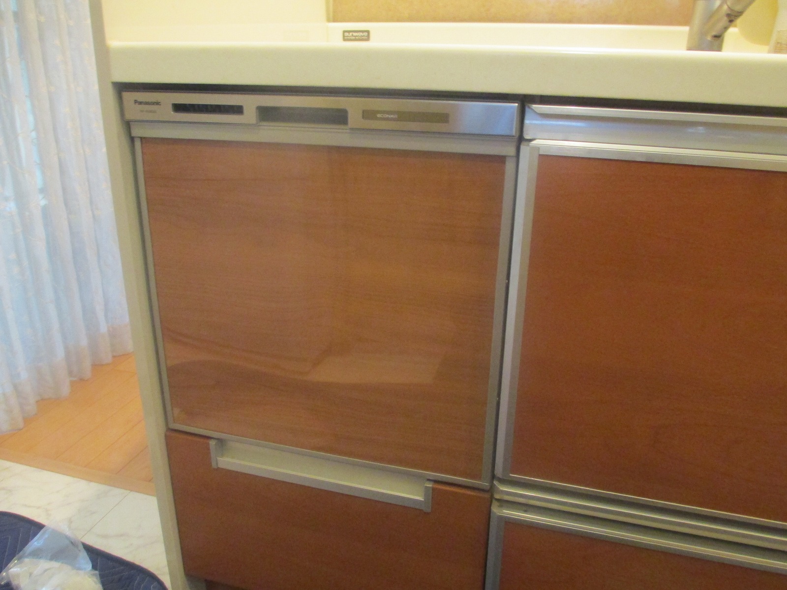 Panasonic製食器洗い乾燥機 NP-45MS6S