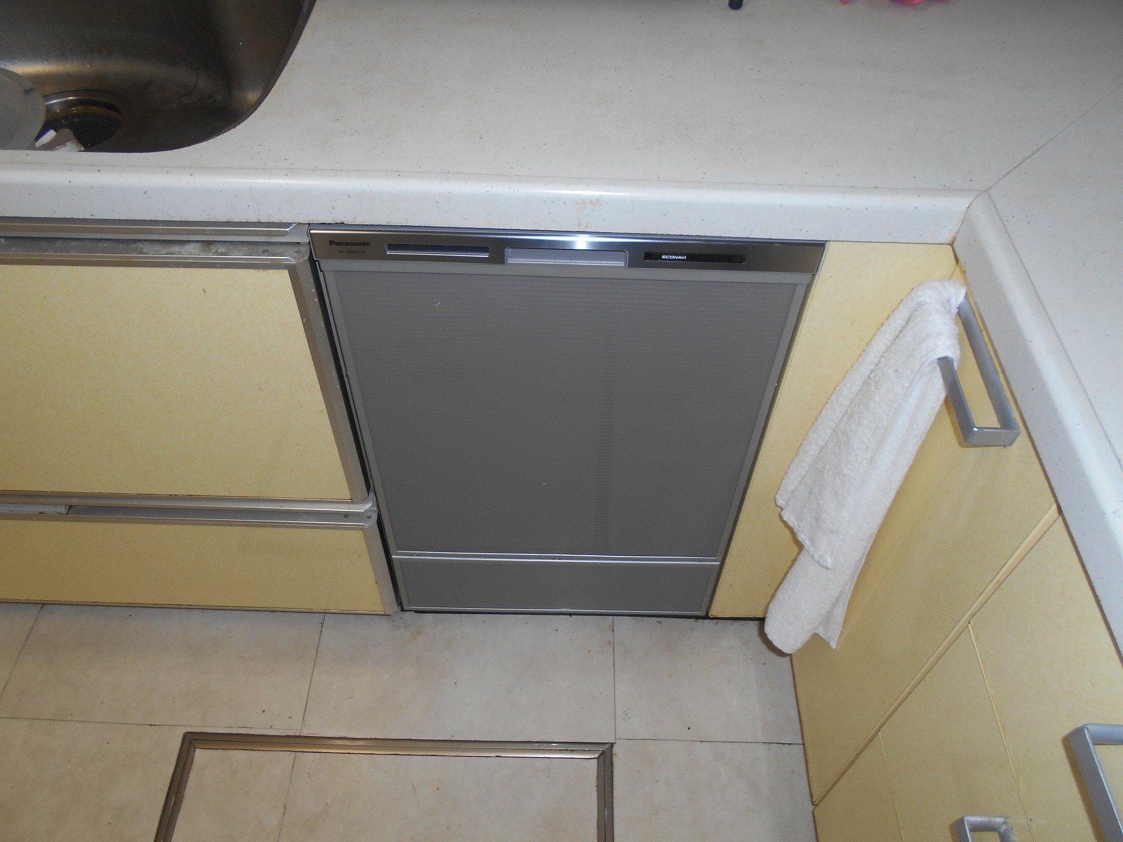 Panasonic製食器洗い乾燥機　NP-45MD7S