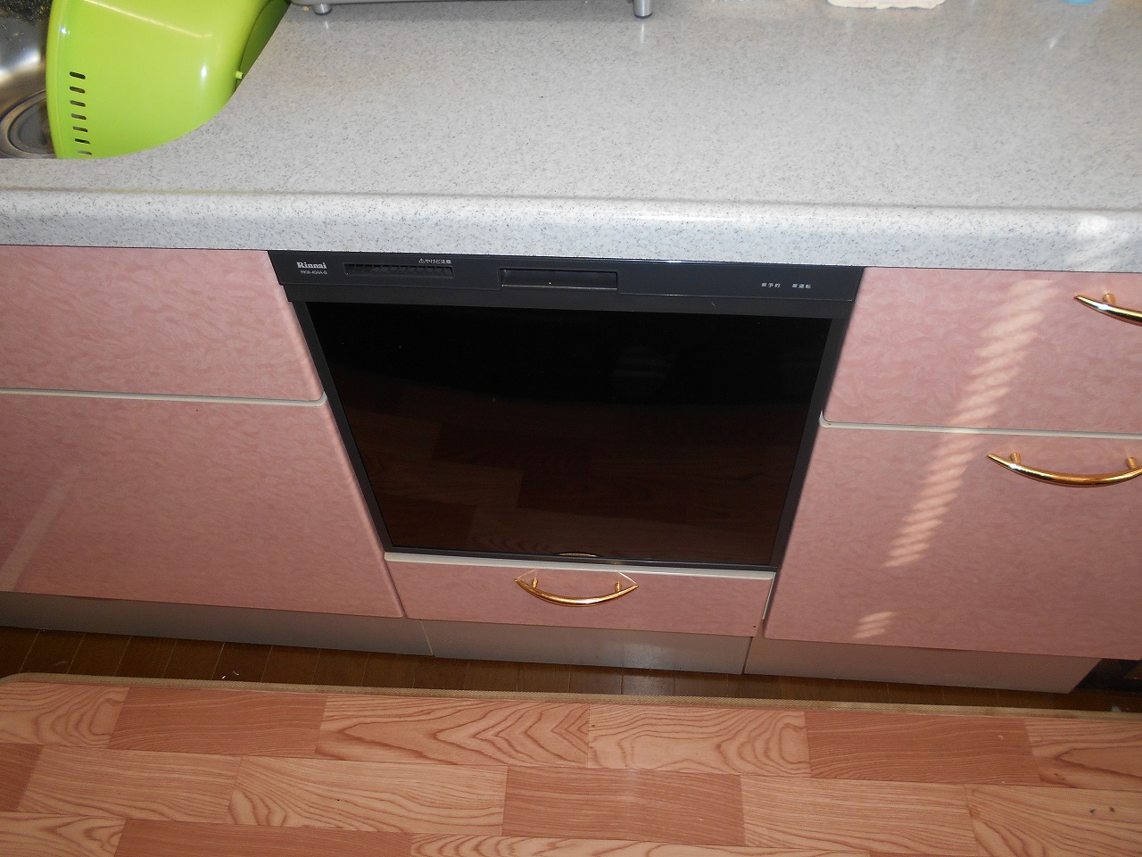 リンナイ製食器洗い乾燥機　RKW-404A-B