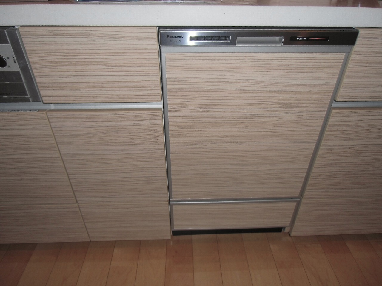 Panasonic製食器洗い乾燥機 NP-45MD7S