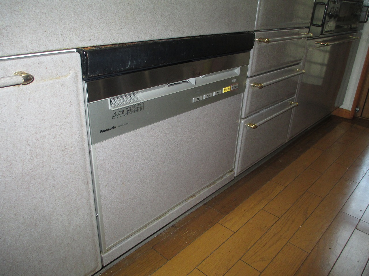 Panasonic製食器洗い乾燥機　NP-P60V1PSPS