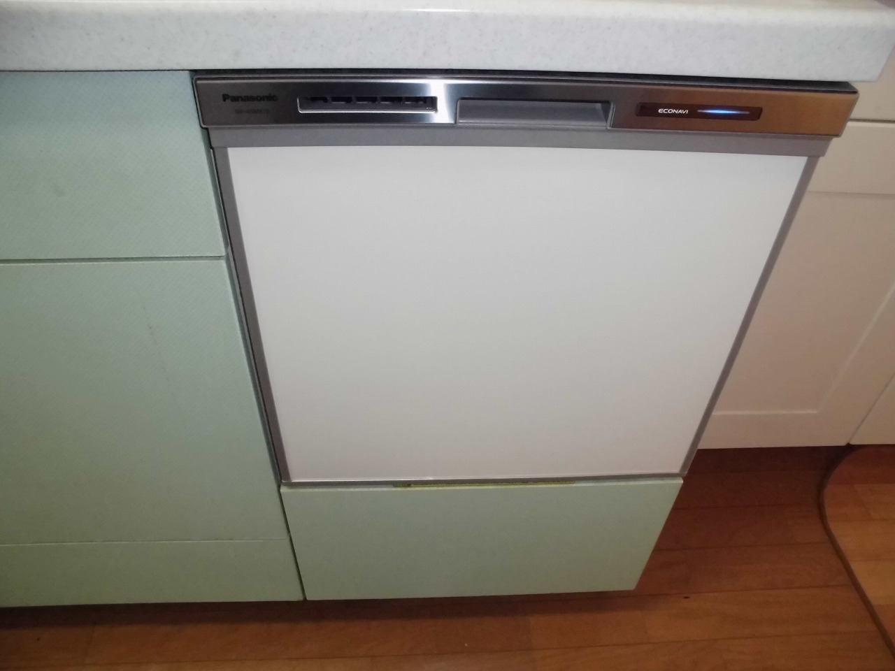 Panasonic製食器洗い乾燥機 NP-45MS7S