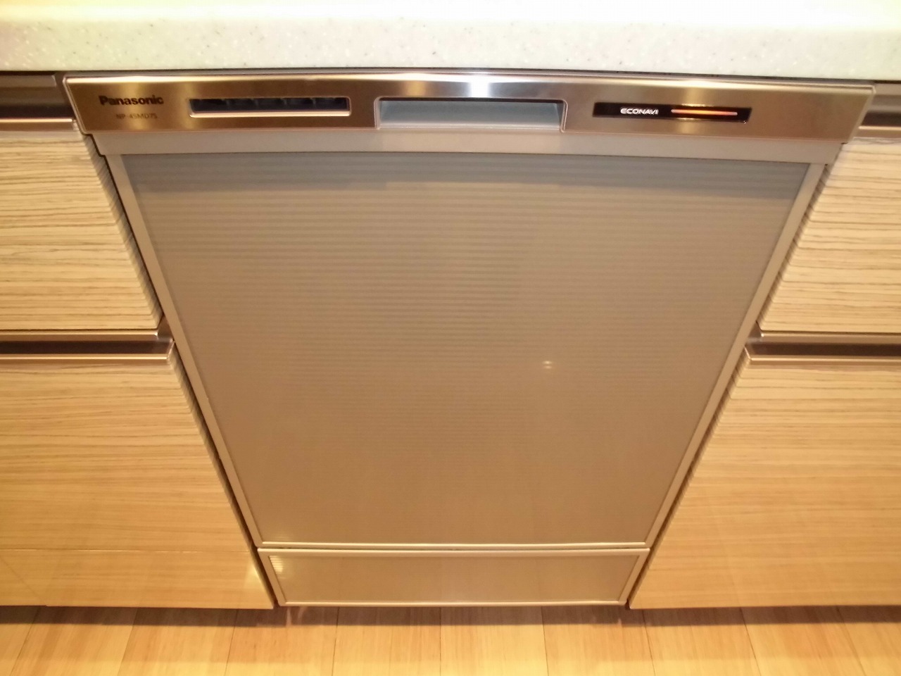 Panasonic製食器洗い乾燥機 NP-45MD7S