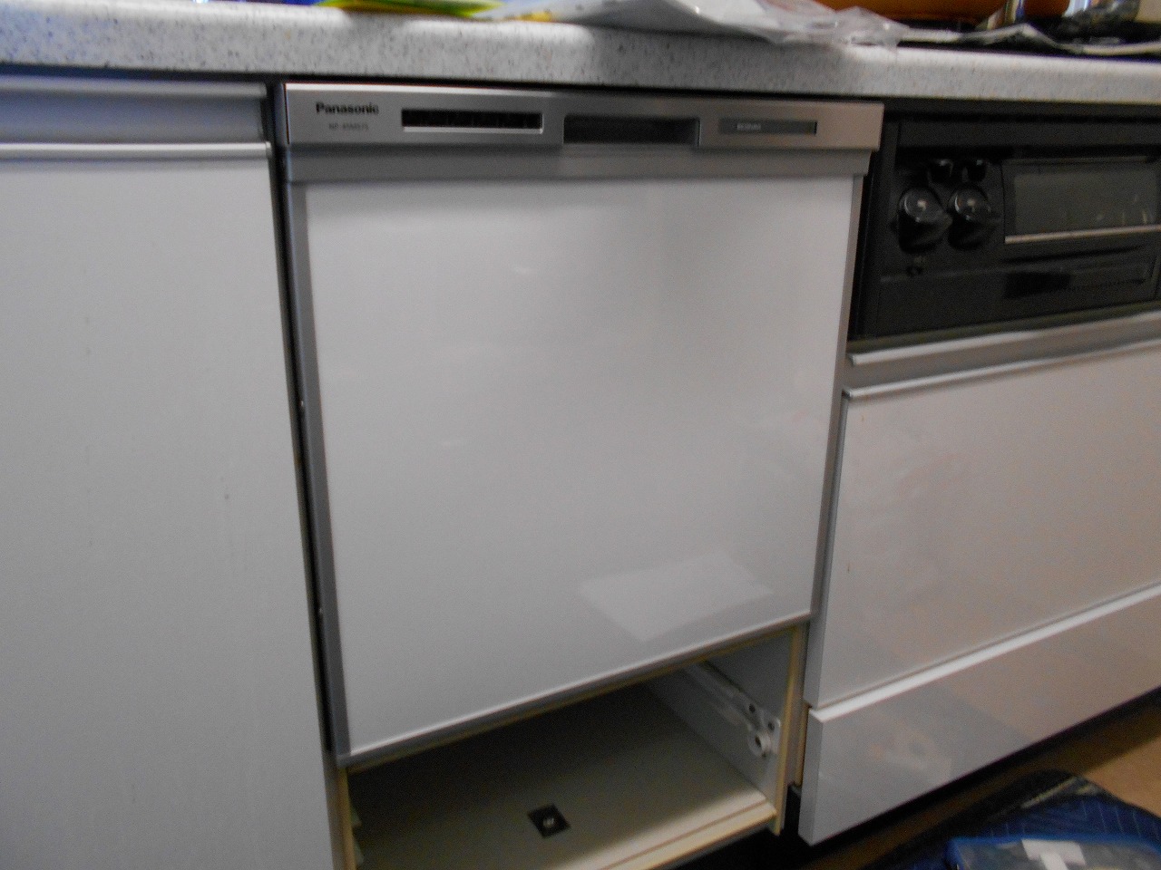 Panasonic製食器洗い乾燥機 NP-45MS7S