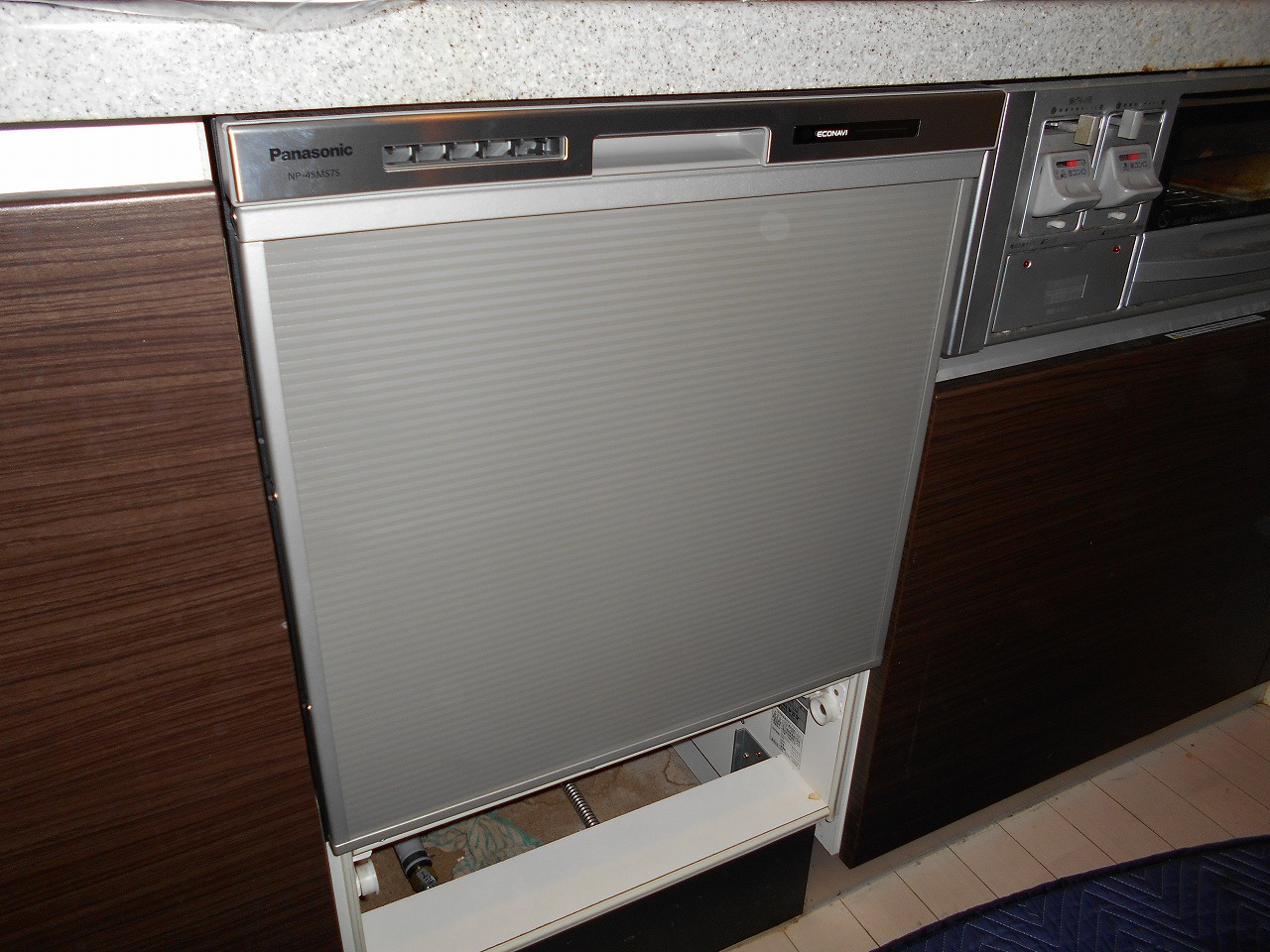 Panasonic製食器洗い乾燥機 NP-45MS7S