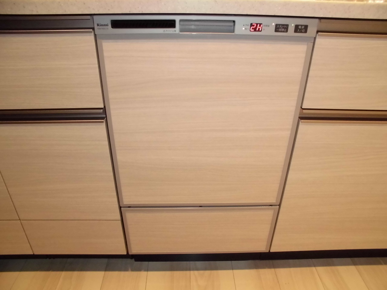 リンナイ製食器洗い乾燥機　RSW-F402C-SV