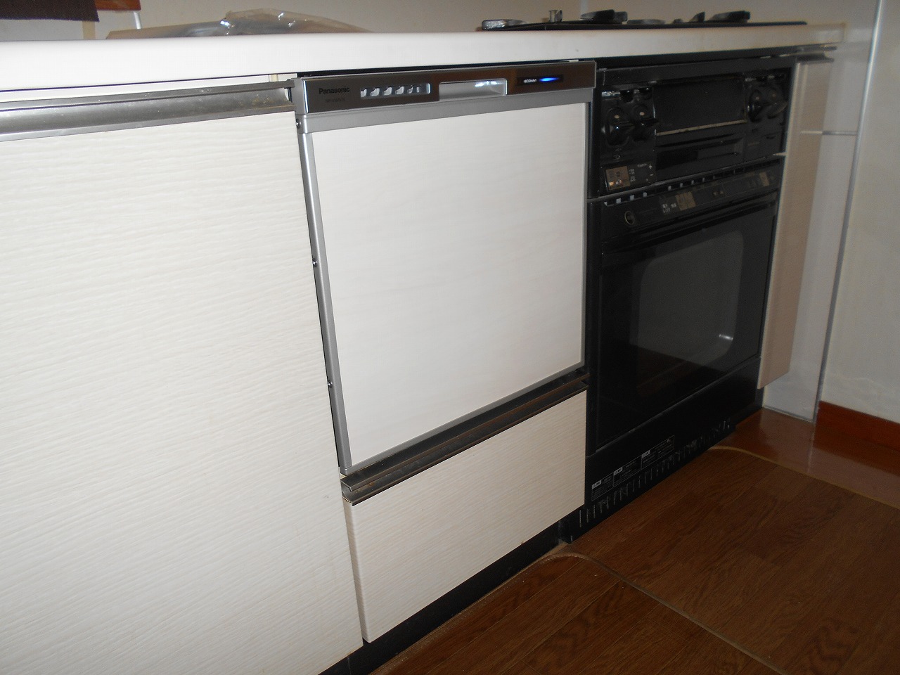 Panasonic製食器洗い乾燥機 NP-45MS7S