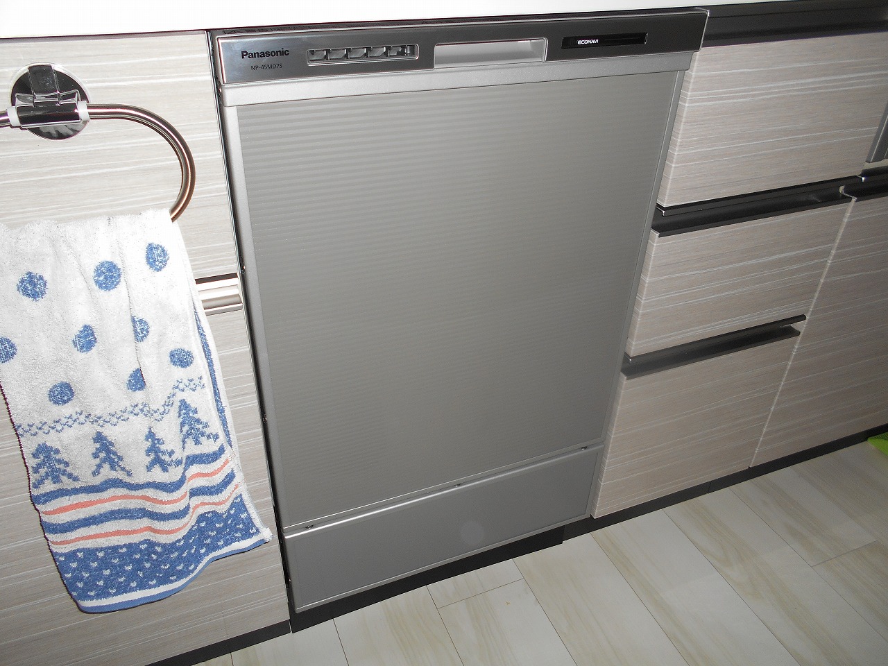 Panasonic製食器洗い乾燥機 NP-45MD7S