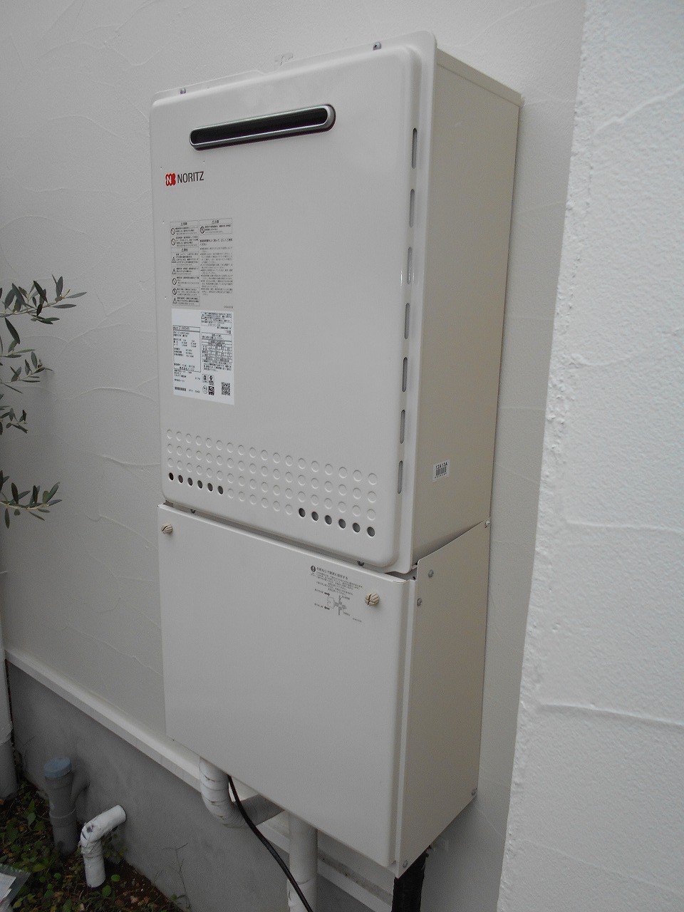 ノーリツ製給湯器24号屋外壁掛オート GT-2450SAWX-2 BL
