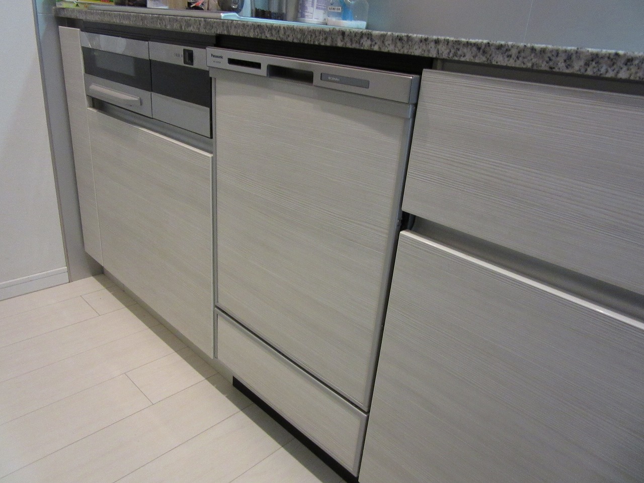 Panasonic製食器洗い乾燥機 NP-45MD7S
