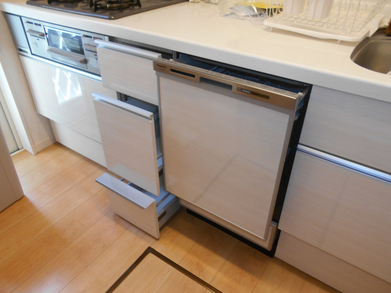 Panasonic製食器洗い乾燥機 NP-45MD8S