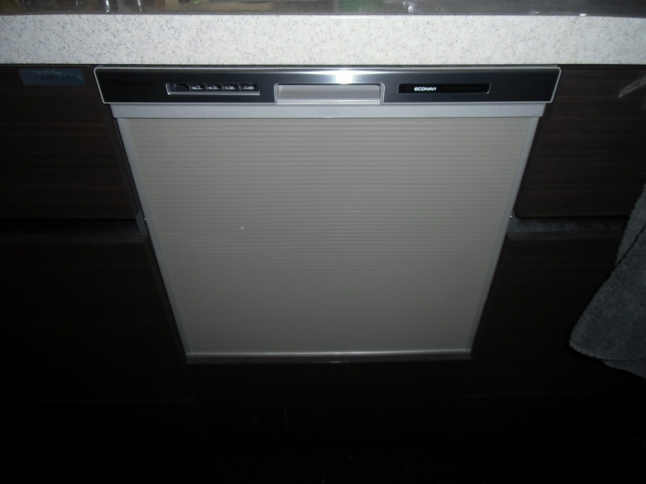 Panasonic製食器洗い乾燥機 NP-45MS8S