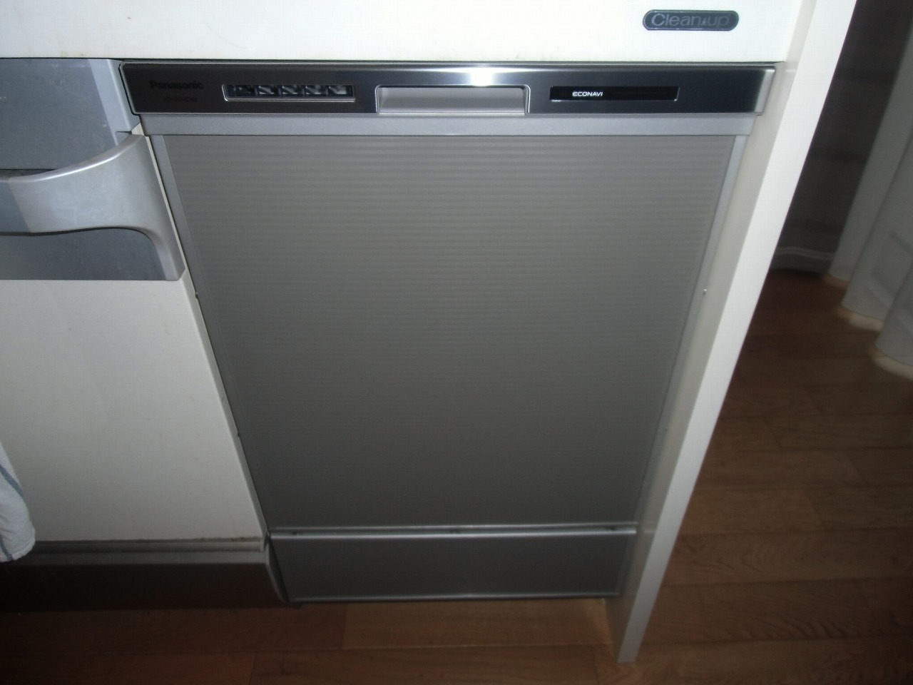 Panasonic製食器洗い乾燥機 NP-45MD8S