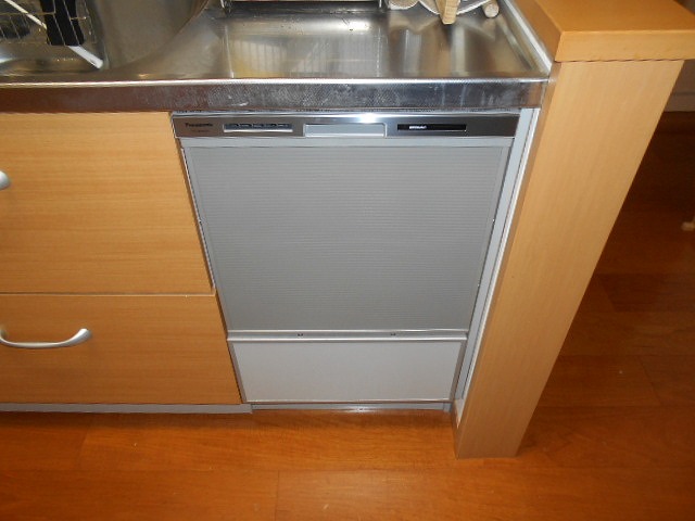 Panasonic製食器洗い乾燥機 NP-45MS8S