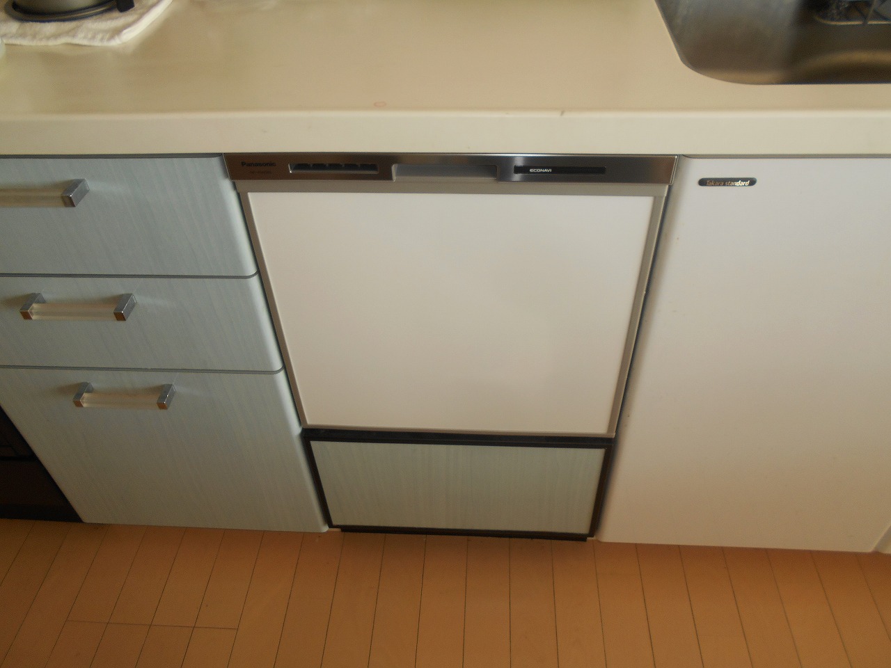 Panasonic製食器洗い乾燥機 NP-45MS8S