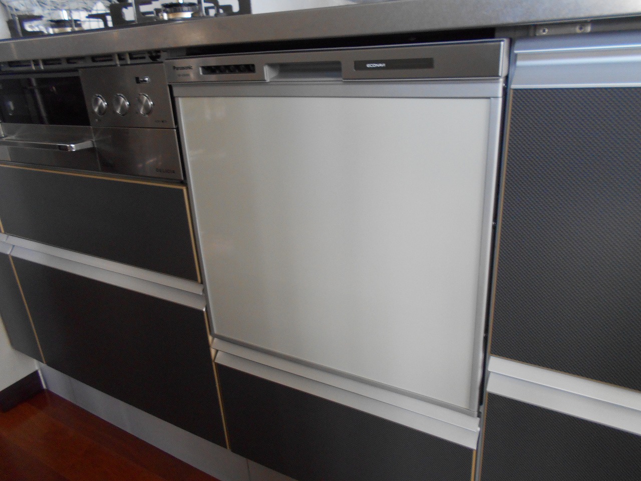 Panasonic製食器洗い乾燥機 NP-45MS8S