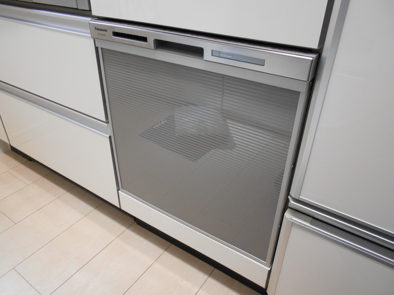 Panasonic製食器洗い乾燥機 NP-45MS8S