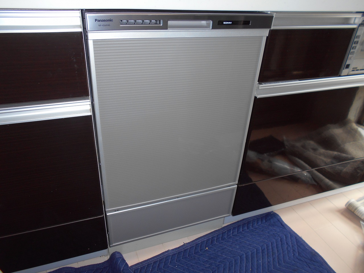 Panasonic製食器洗い乾燥機 NP-45MD8S