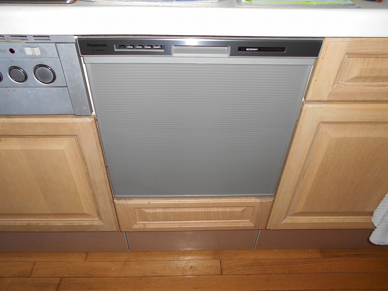 Panasonic製食器洗い乾燥機 NP-45MS8S