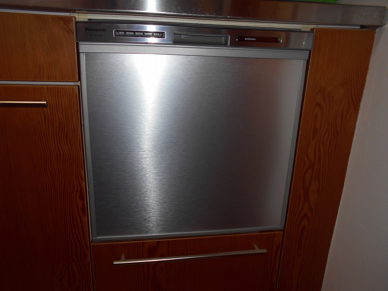 Panasonic製食器洗い乾燥機 NP-45MS8S