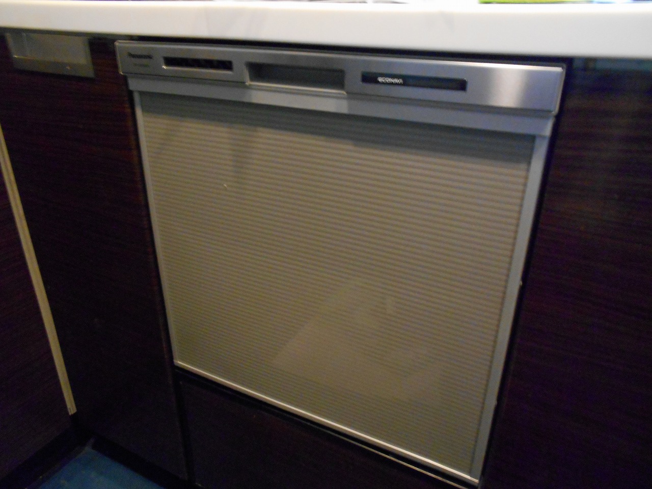Panasonic製食器洗い乾燥機 NP-45MS8S