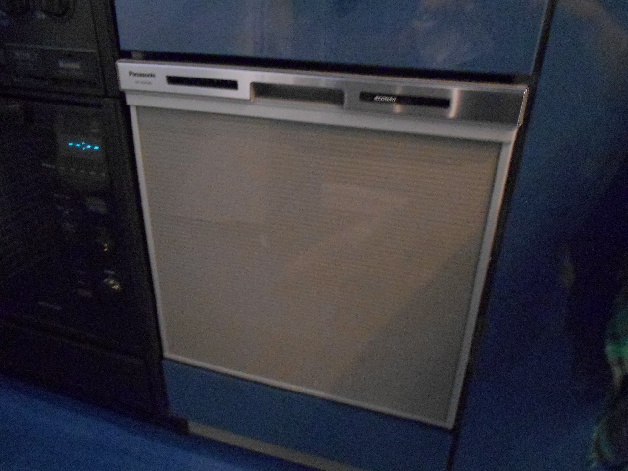 Panasonic製食器洗い乾燥機 NP-45MS8S