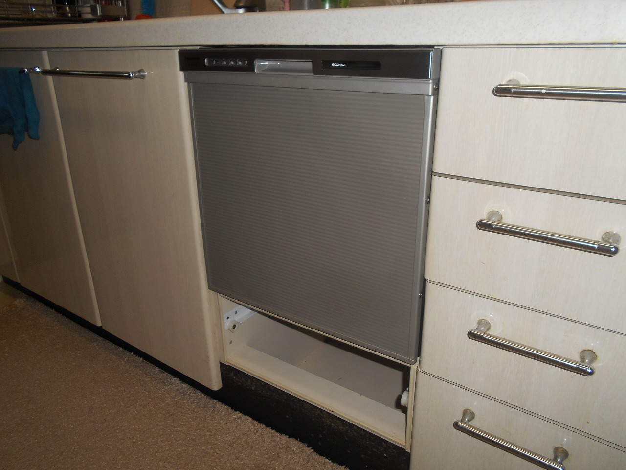 Panasonic製食器洗い乾燥機 NP-45MS8S