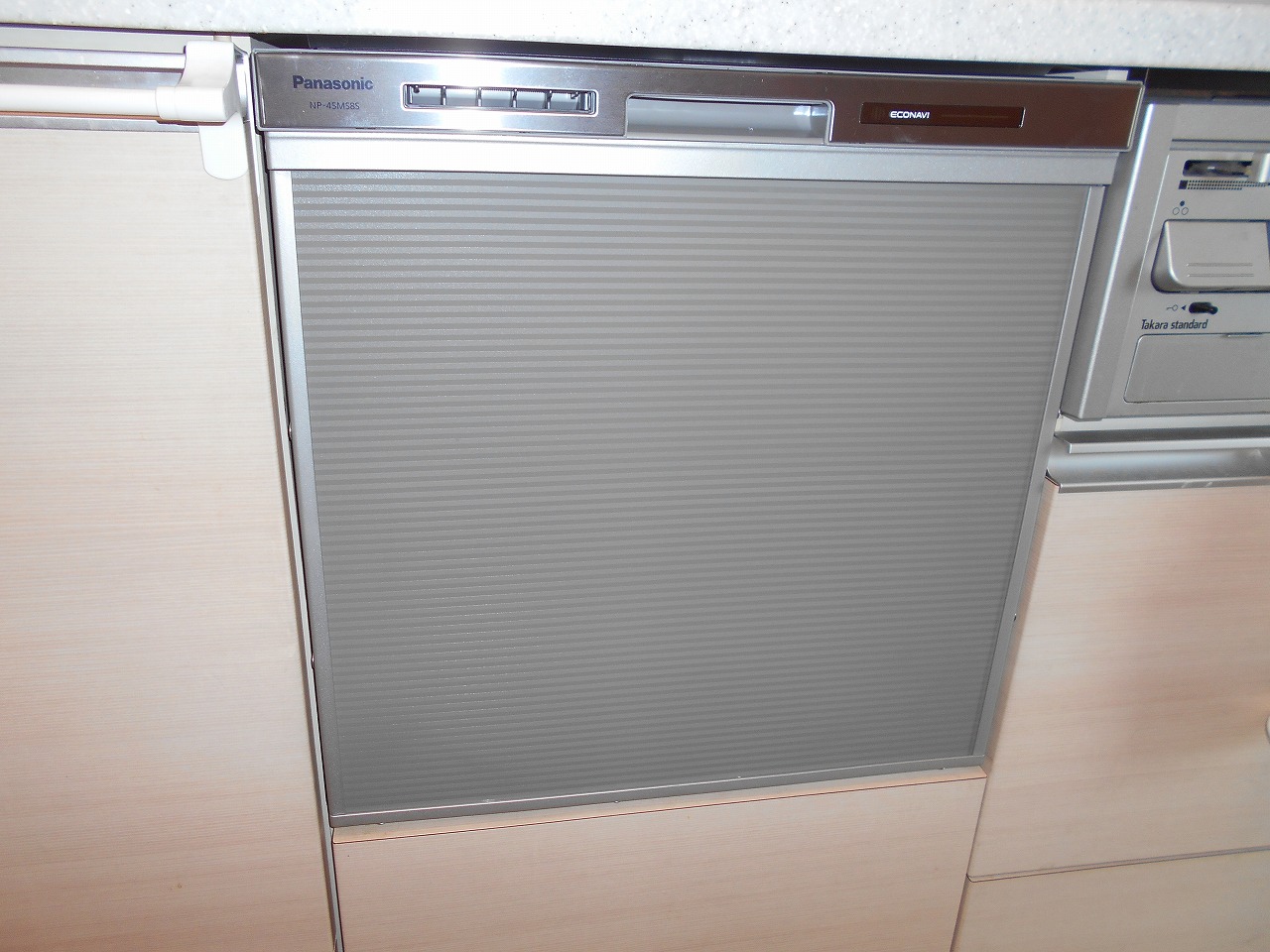 Panasonic製食器洗い乾燥機 NP-45MS8S
