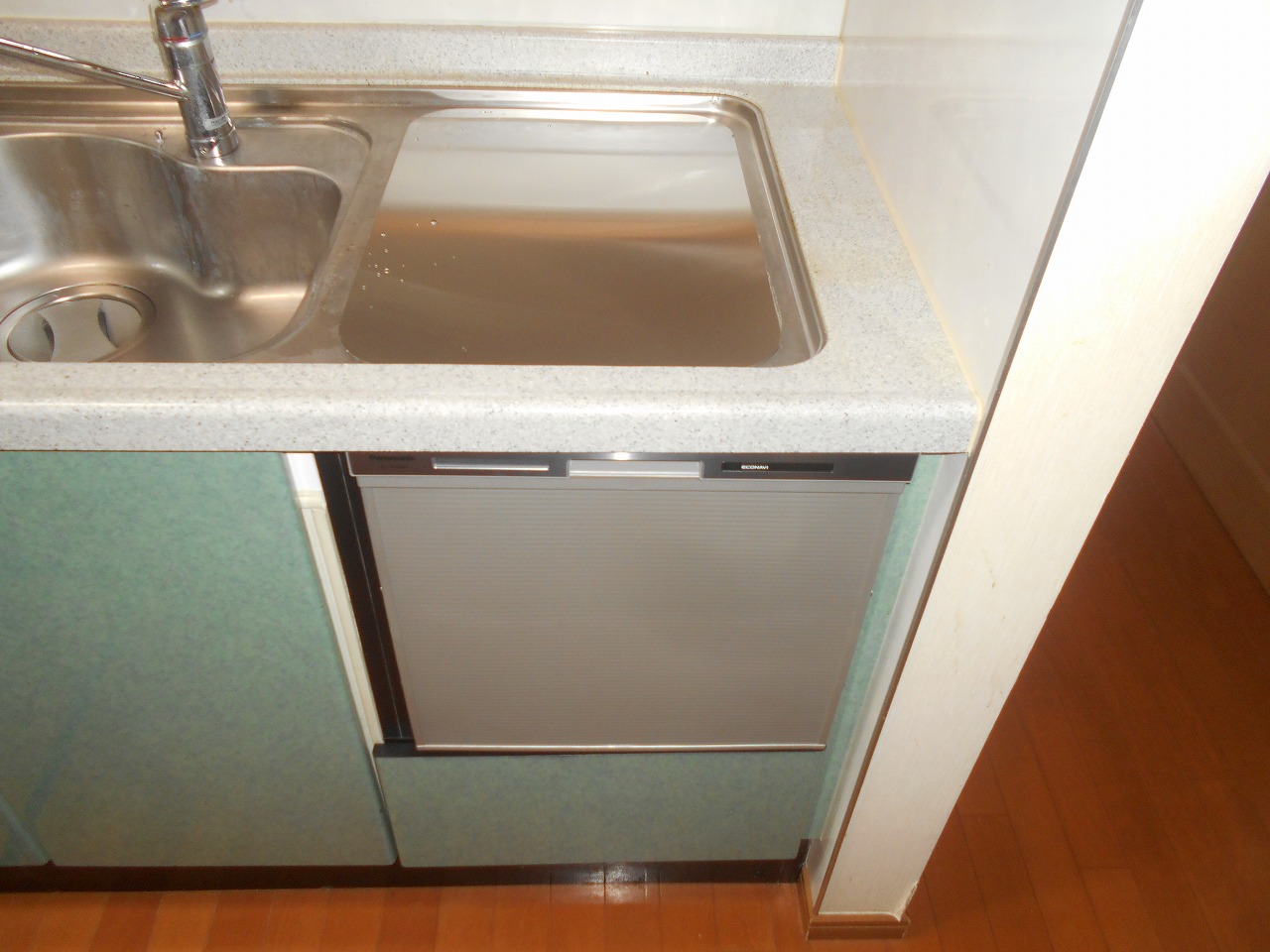 Panasonic製食器洗い乾燥機 NP-45MS8S