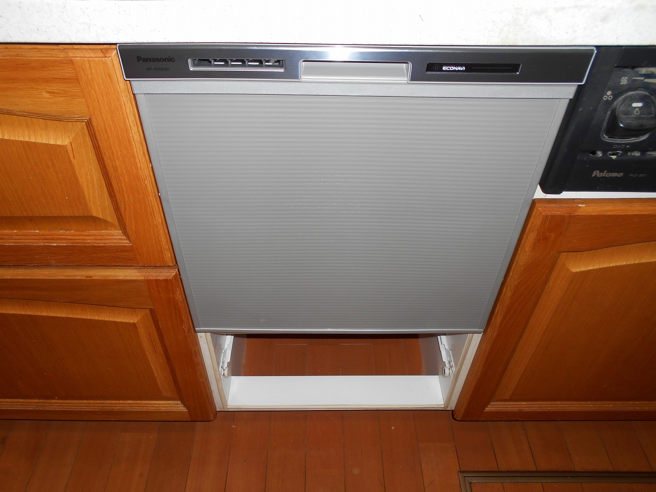 Panasonic製食器洗い乾燥機 NP-45MS8S