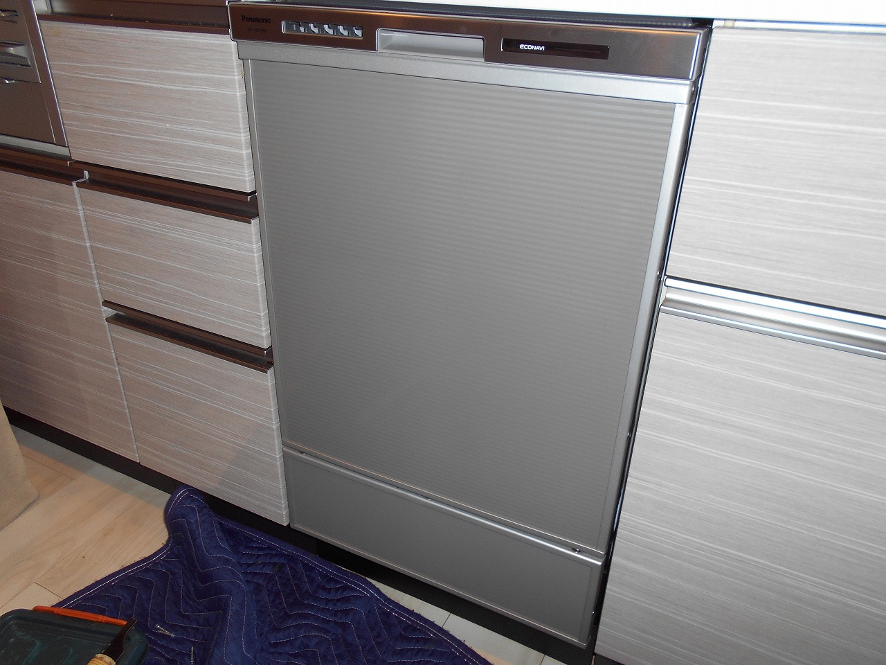 Panasonic製食器洗い乾燥 NP-45MD8S