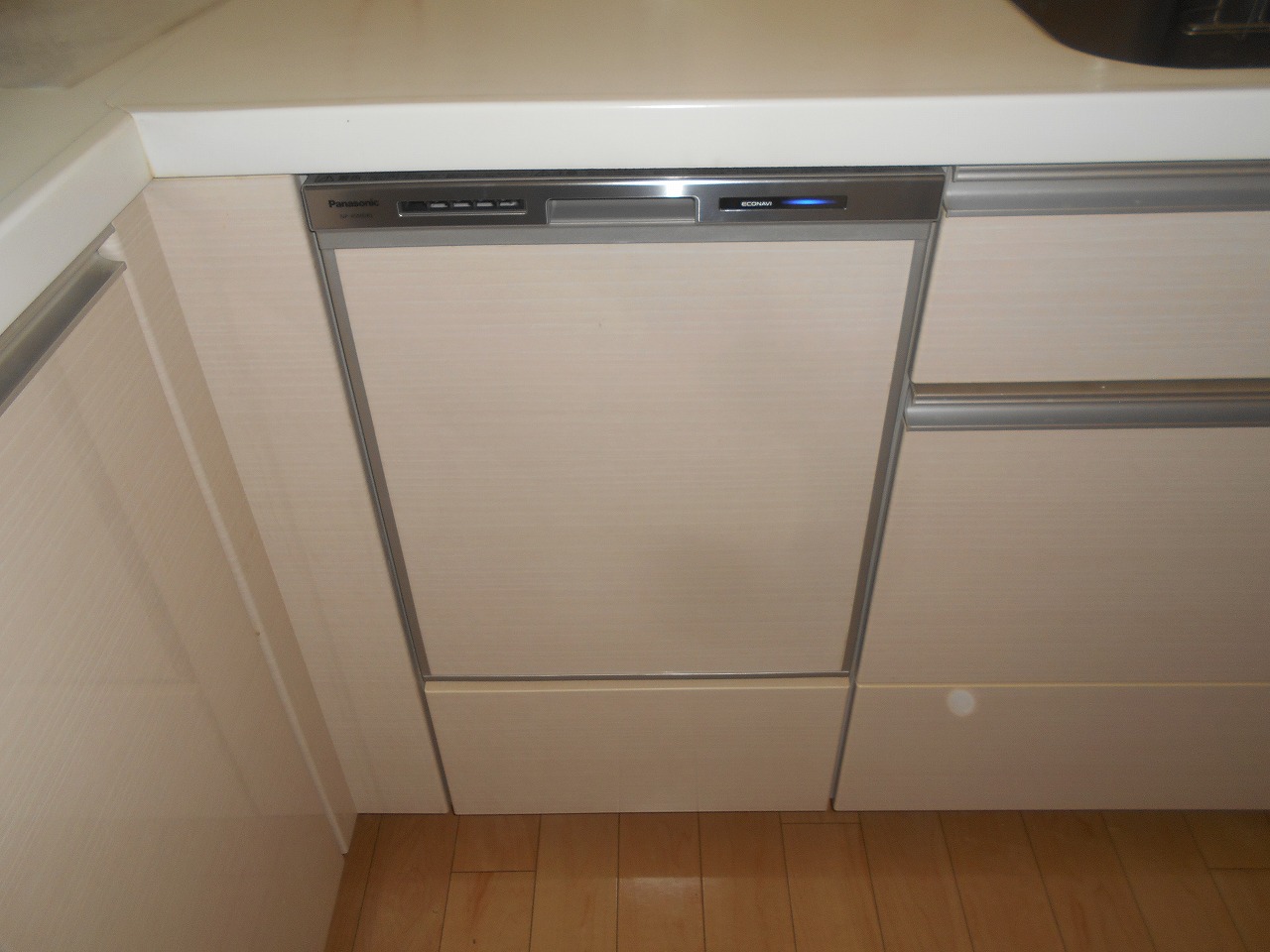 Panasonic製食器洗い乾燥機 NP-45MD8S