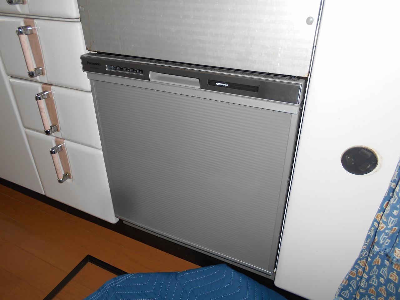 Panasonic製食器洗い乾燥機 NP-45MS8S