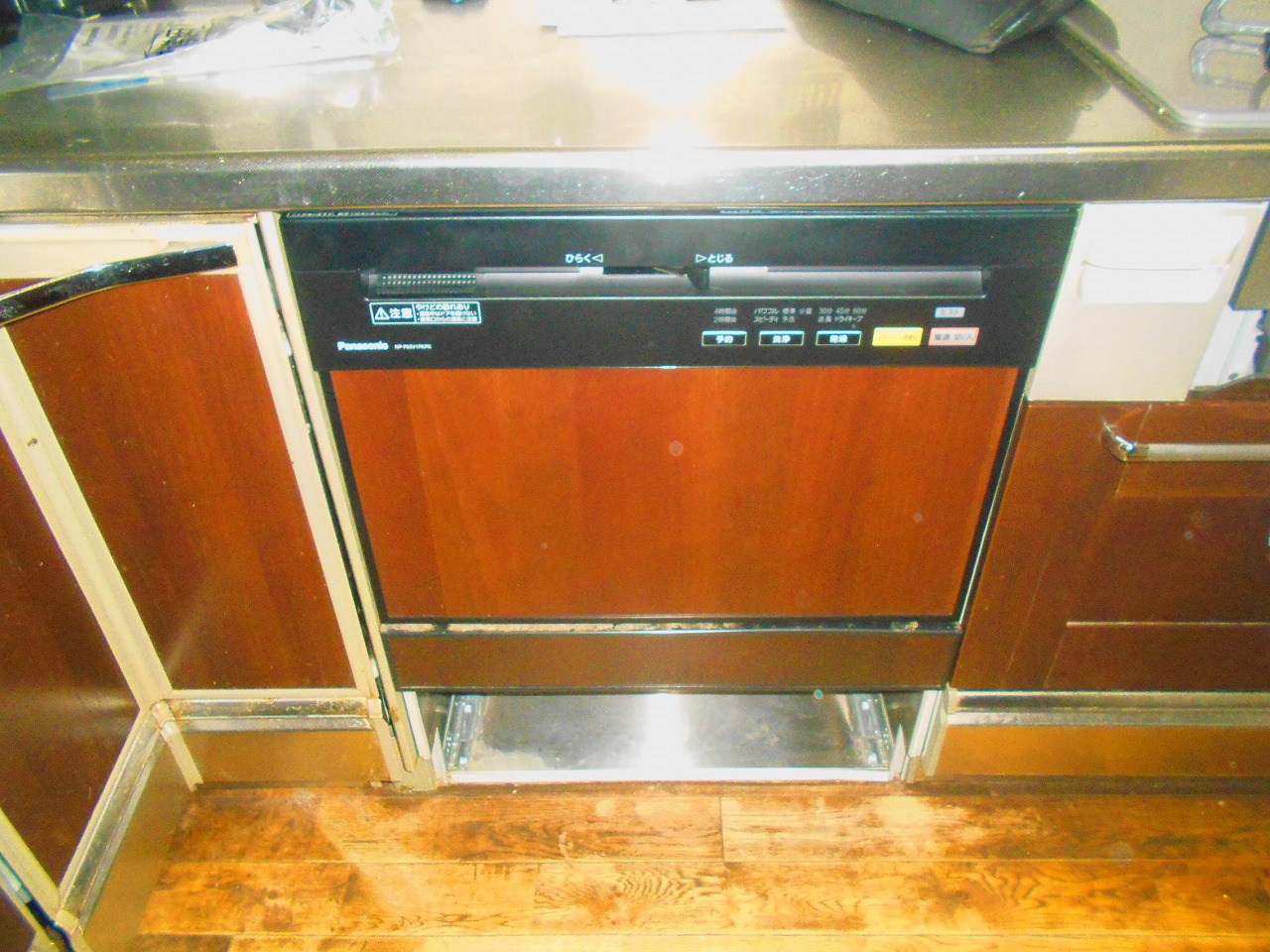 Panasonic製食器洗い乾燥機 NP-P60V1PKPK