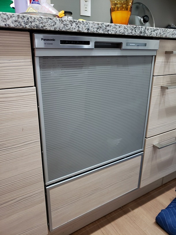 Panasonic製食器洗い乾燥機 NP-45MS8S