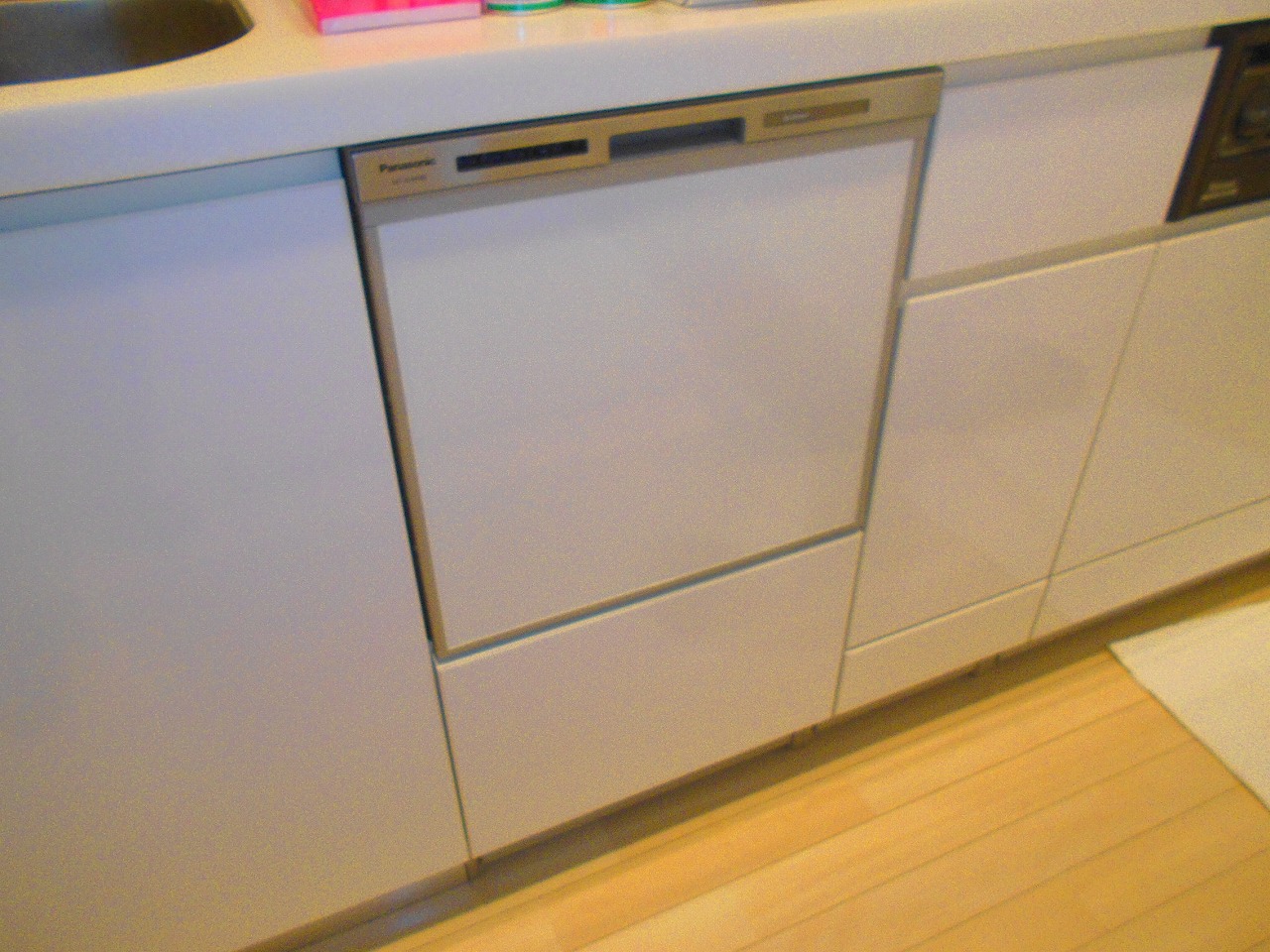 Panasonic製食器洗い乾燥機 NP-45MS8S