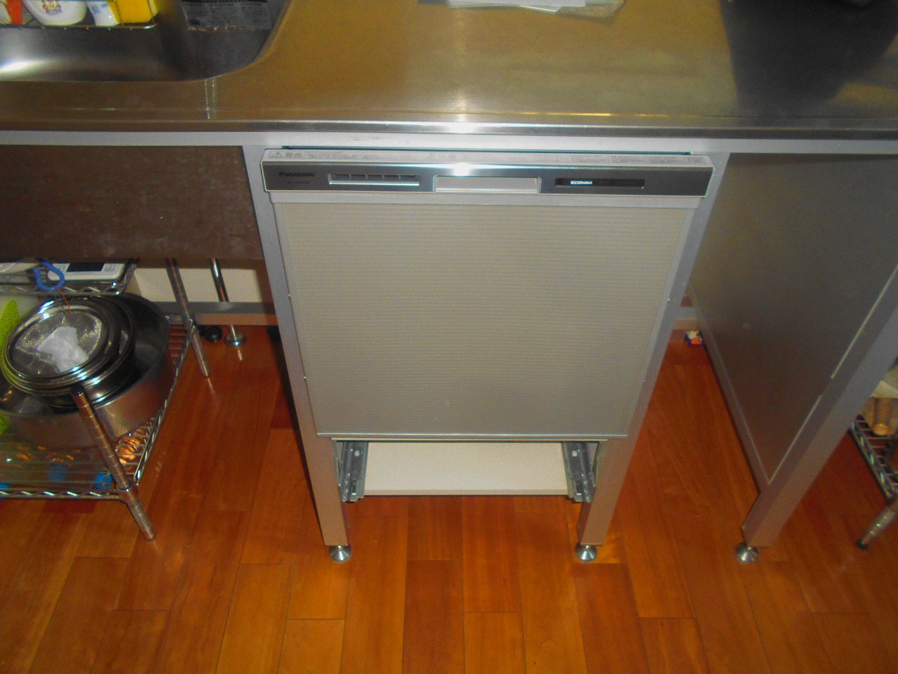 Panasonic製食器洗い乾燥機 NP-45MS8S