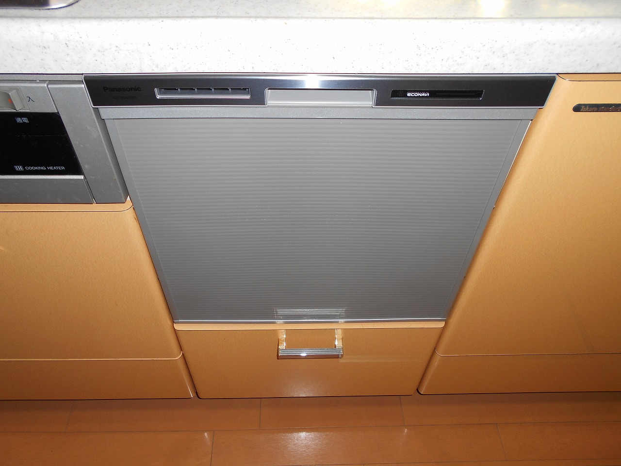 Panasonic製食器洗い乾燥 NP-45MS8S