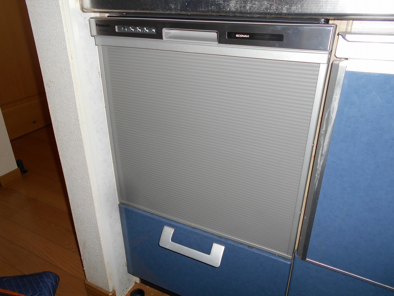 Panasonic製食器洗い乾燥機 NP-45MS8S
