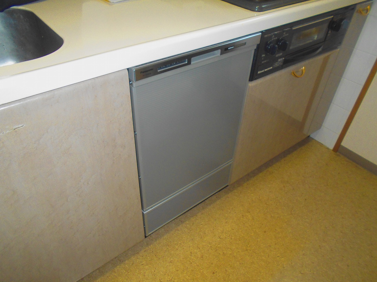 Panasonic製食器洗い乾燥機 NP-45MD8S