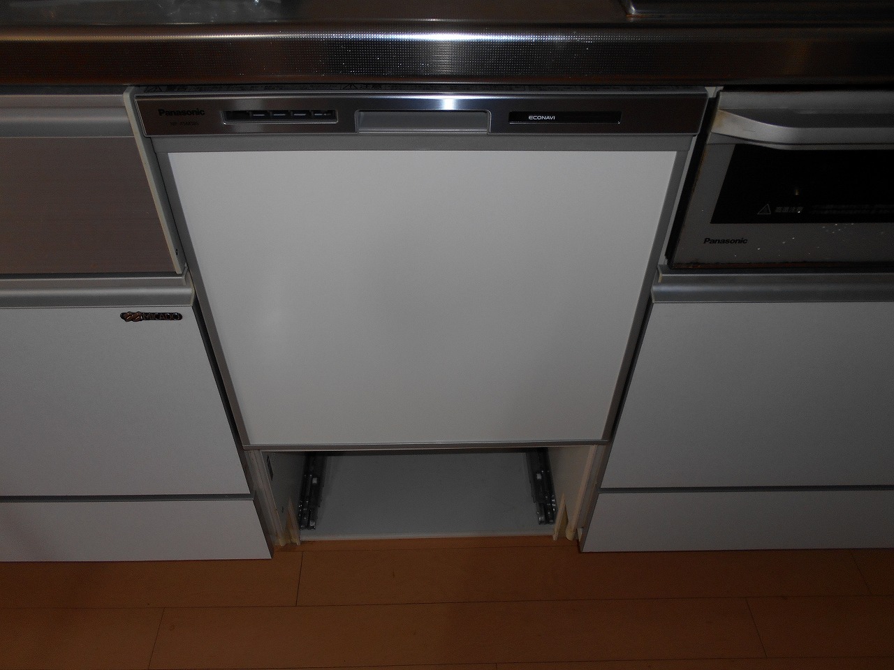 Panasonic製食器洗い乾燥機 NP-45MS8S