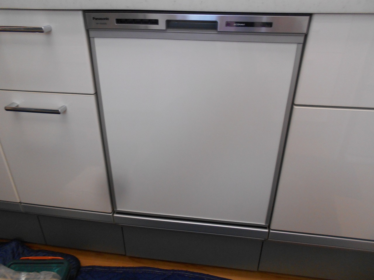 Panasonic製食器洗い乾燥機 NP-45MD8S