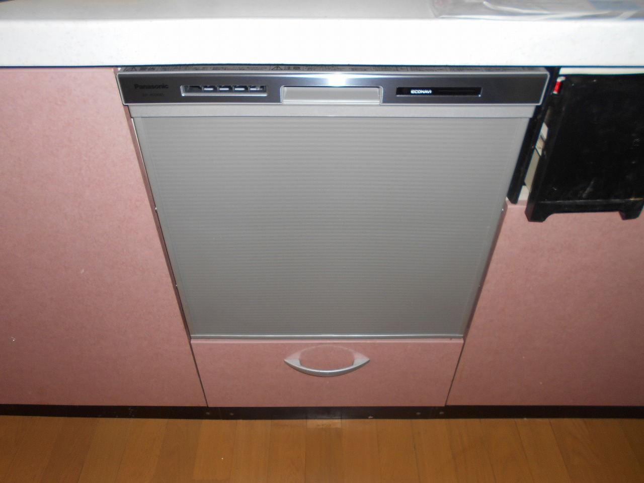 Panasonic製食器洗い乾燥機 NP-45MS8S