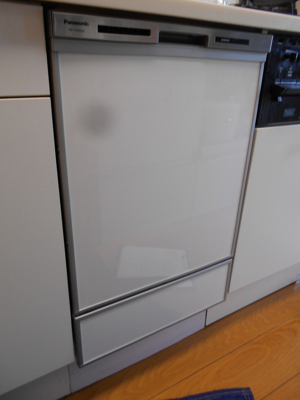Panasonic製食器洗い乾燥機 NP-45MD8S