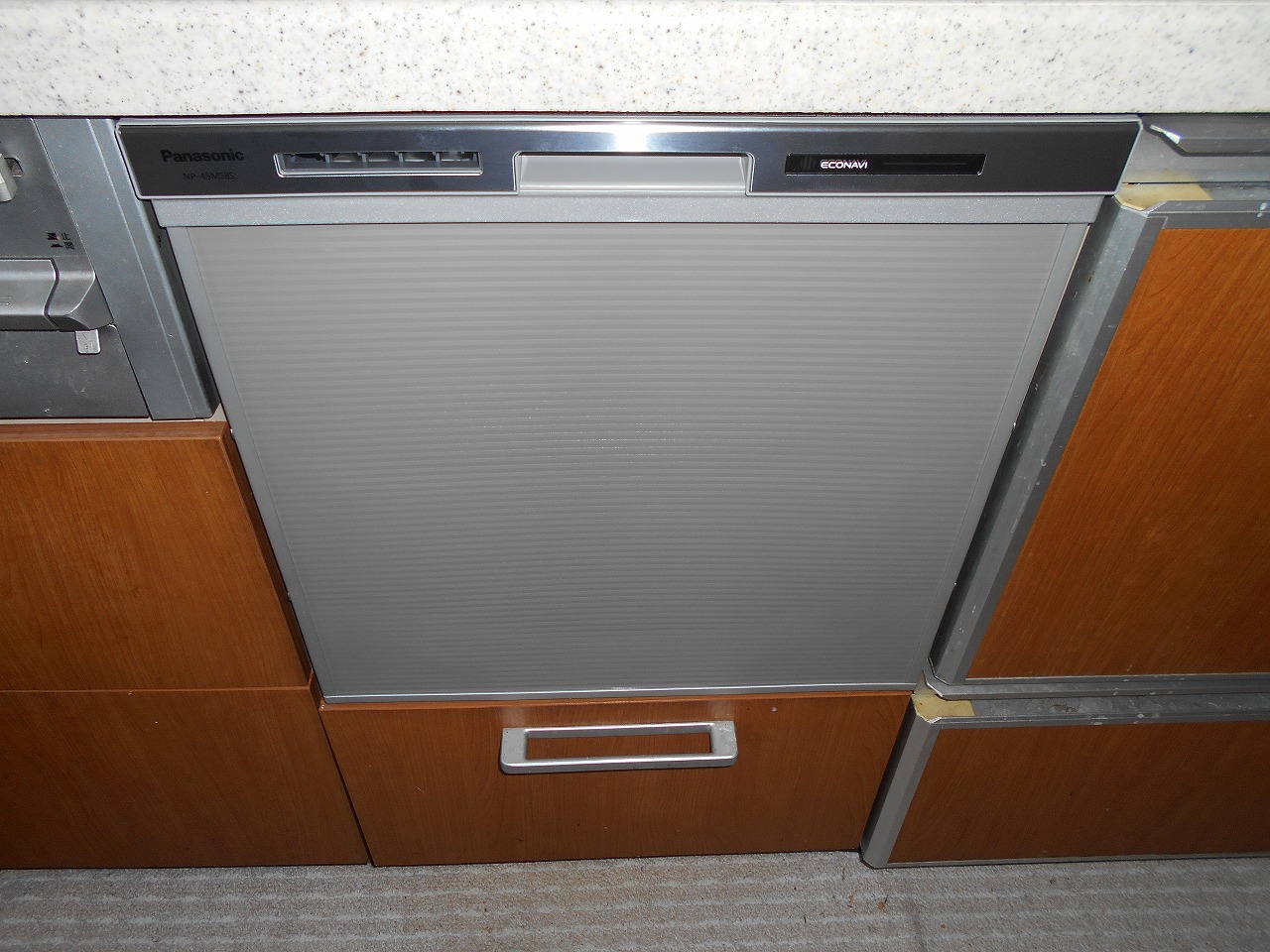 Panasonic製食器洗い乾燥機 NP-45MS8S